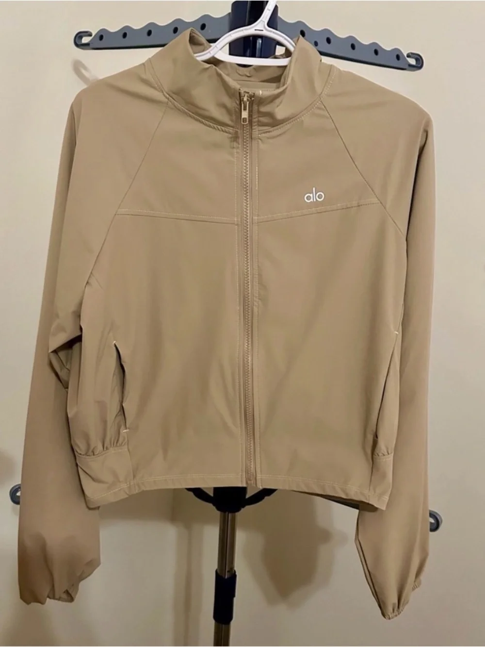 ALO Yoga Tan Full-Zip Lightweight Bomber Jacket